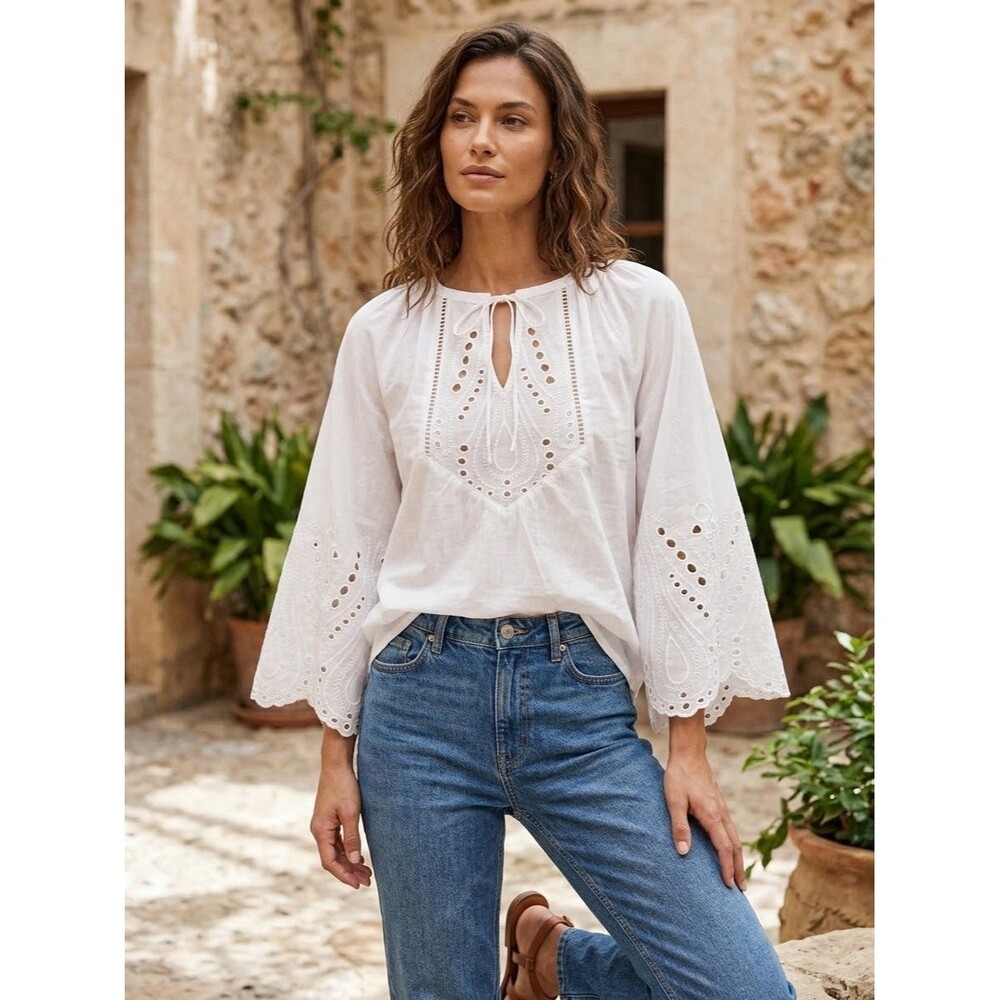 Calligraphie Woman's Small White Eyelet Embroidered Peasant Blouse Boho Top